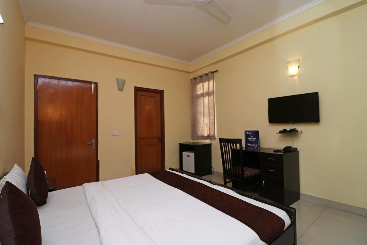 Hotel Oyo 6608 Sector 56 Badshahpur Esterno foto