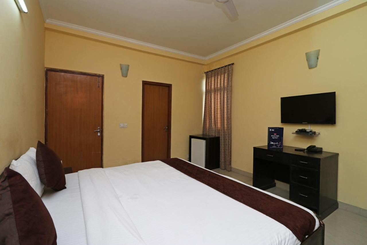 Hotel Oyo 6608 Sector 56 Badshahpur Esterno foto